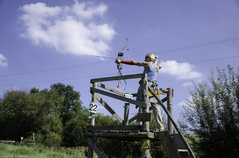 I A 069 August 17 3537-bogenschiessen